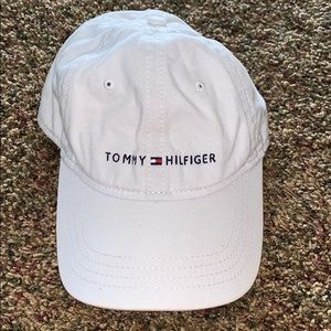 Tommy Hilfiger hat